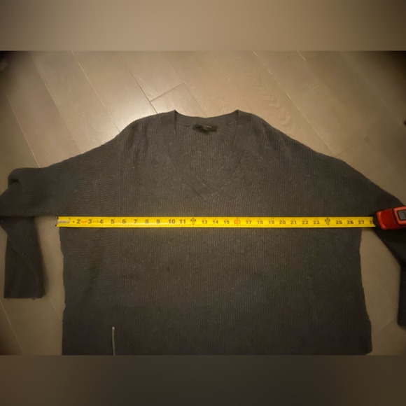 AllSaints Oversize V-neck Sweater Size Small - Picture 3 of 12